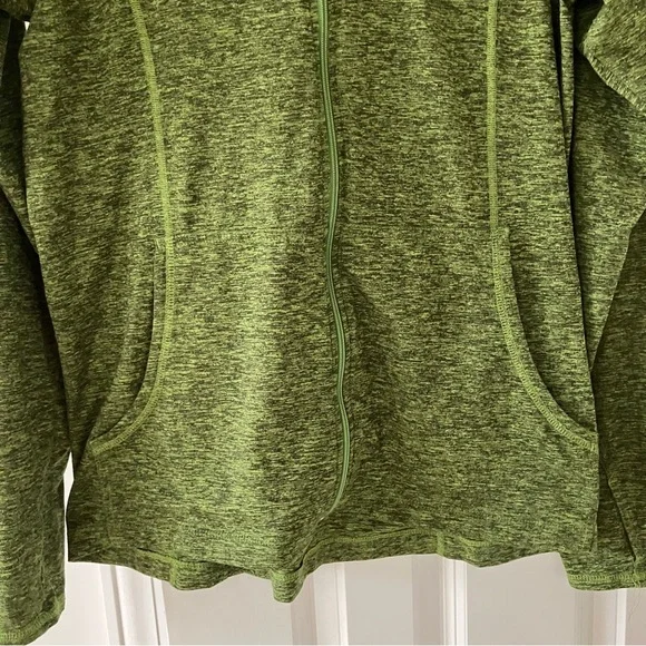 Patagonia Women's Green Seabrook Full-Zip Hoodie (Medium) - Picture 3 of 8